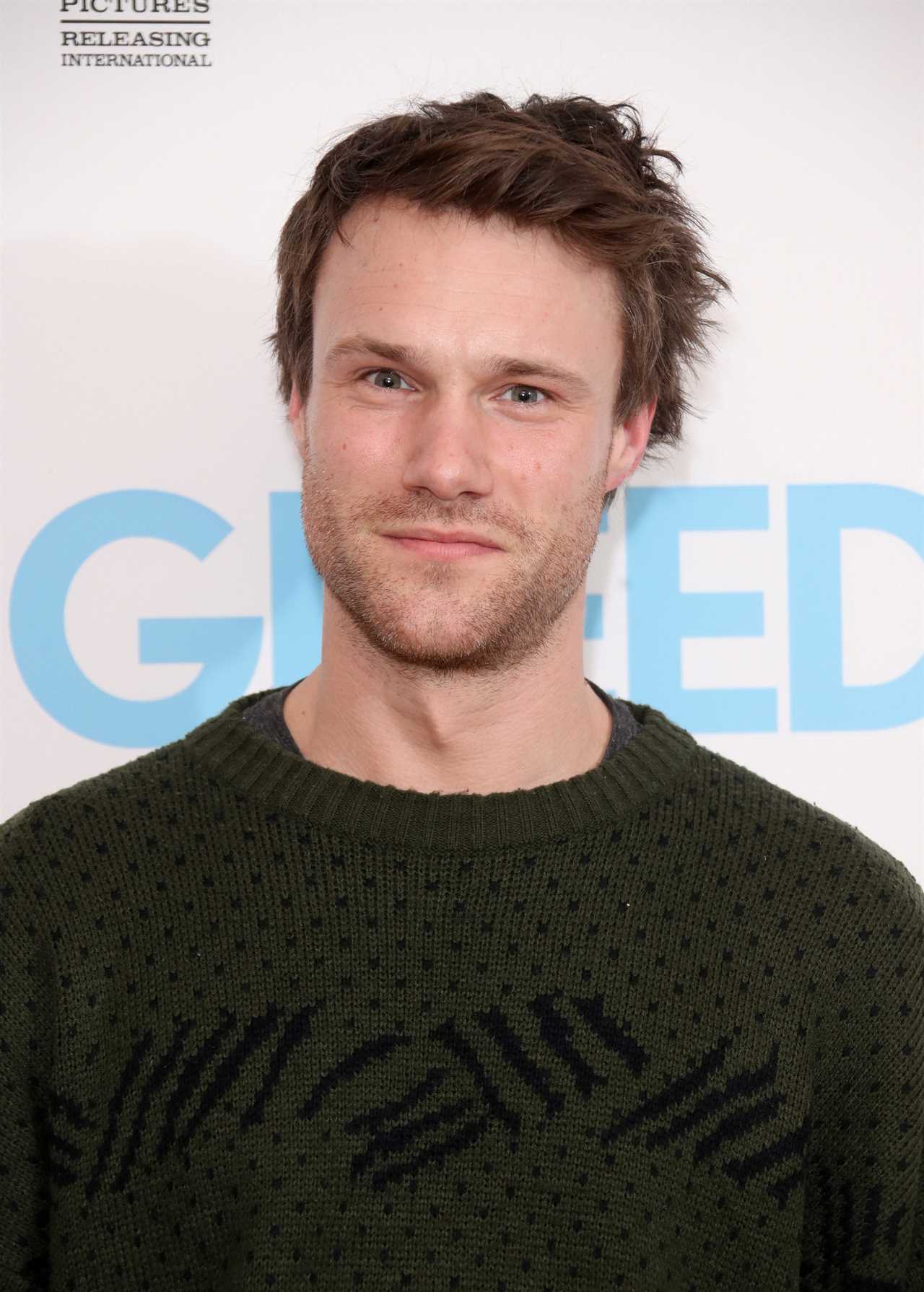 Hugh Skinner cute