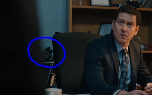 Fans think the golf clubs in DCI Ian Buckells' office is a sign he is 'H'