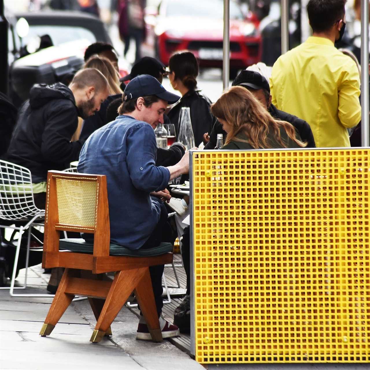 They shared lunch in Notting Hill