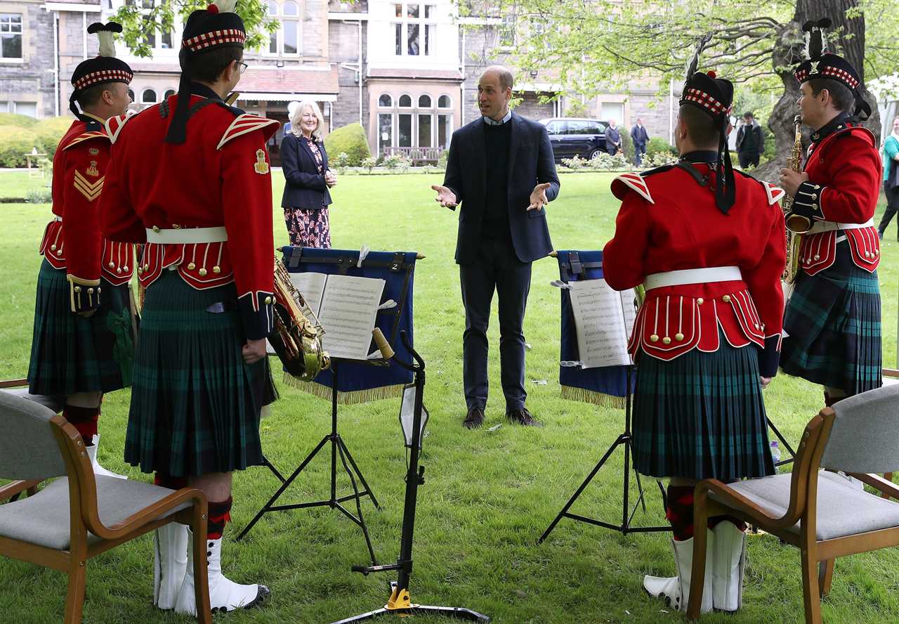 William chatted to members of the band during his tour of the care home