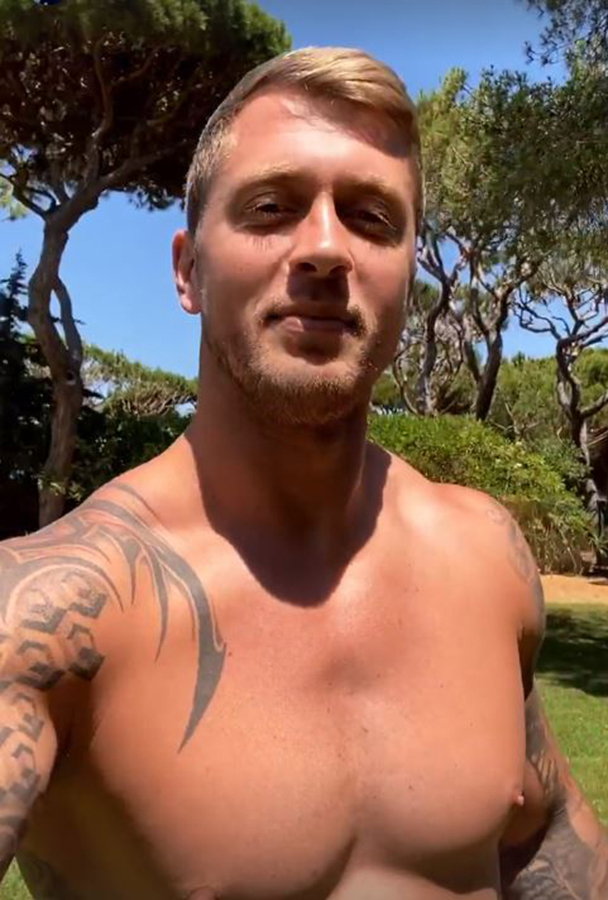 Dan Osborne told fans he was flying back to England