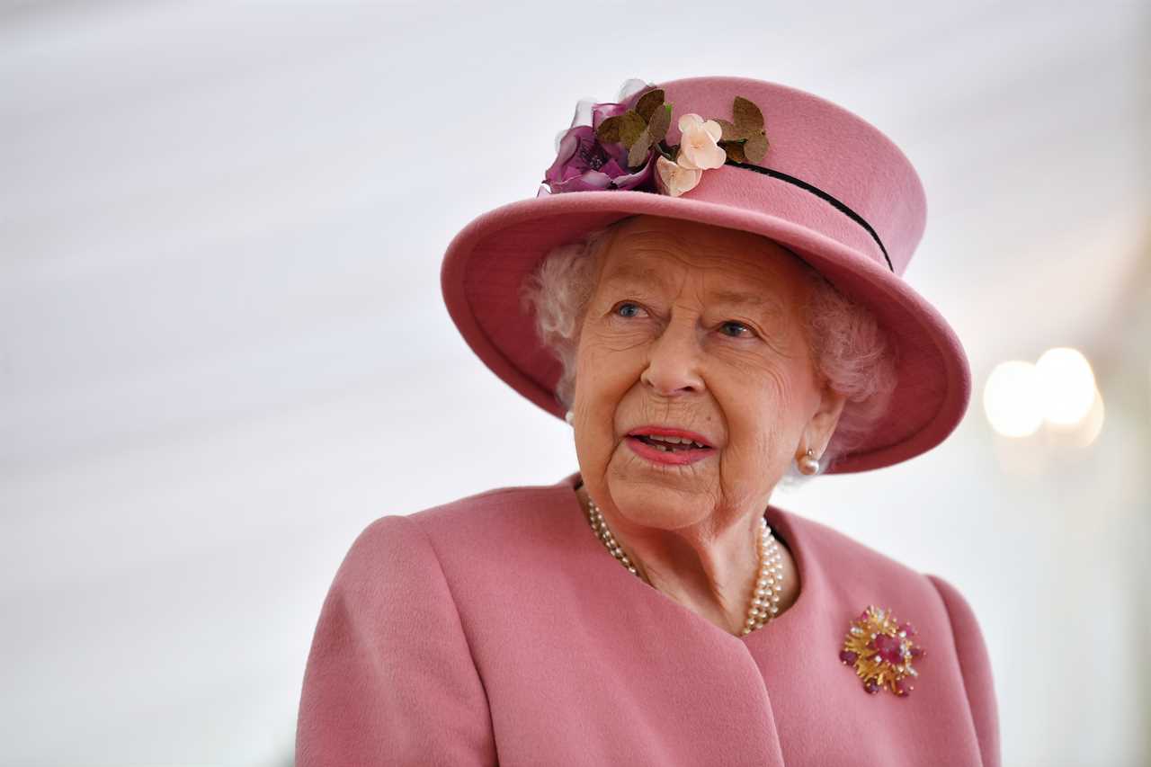 The Queen is hiring someone to run Buckingham Palace's social media channels