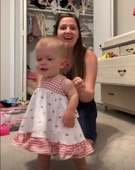 Tori instead posted a photo of her daughter's first steps