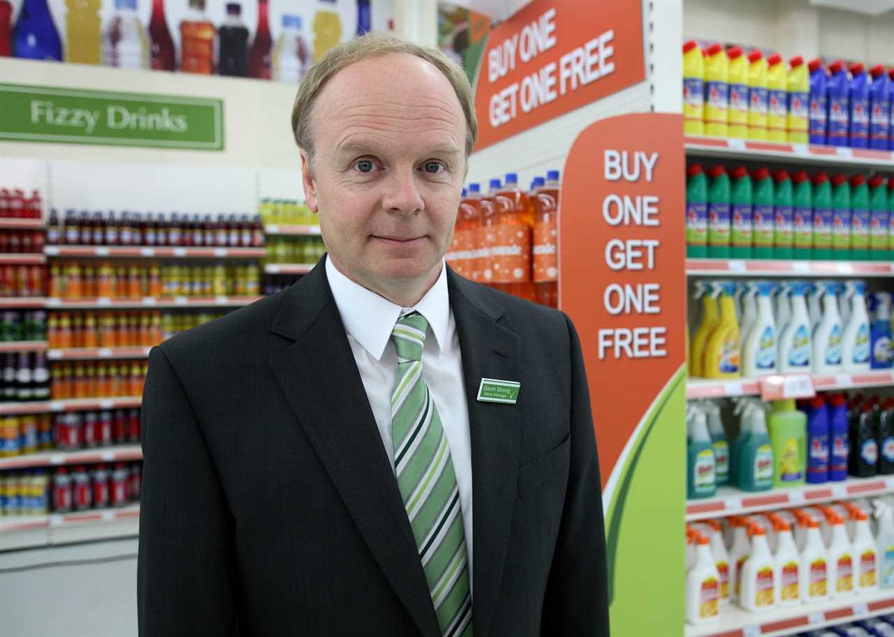 Jason starred as supermarket manager Gavin in Trollied