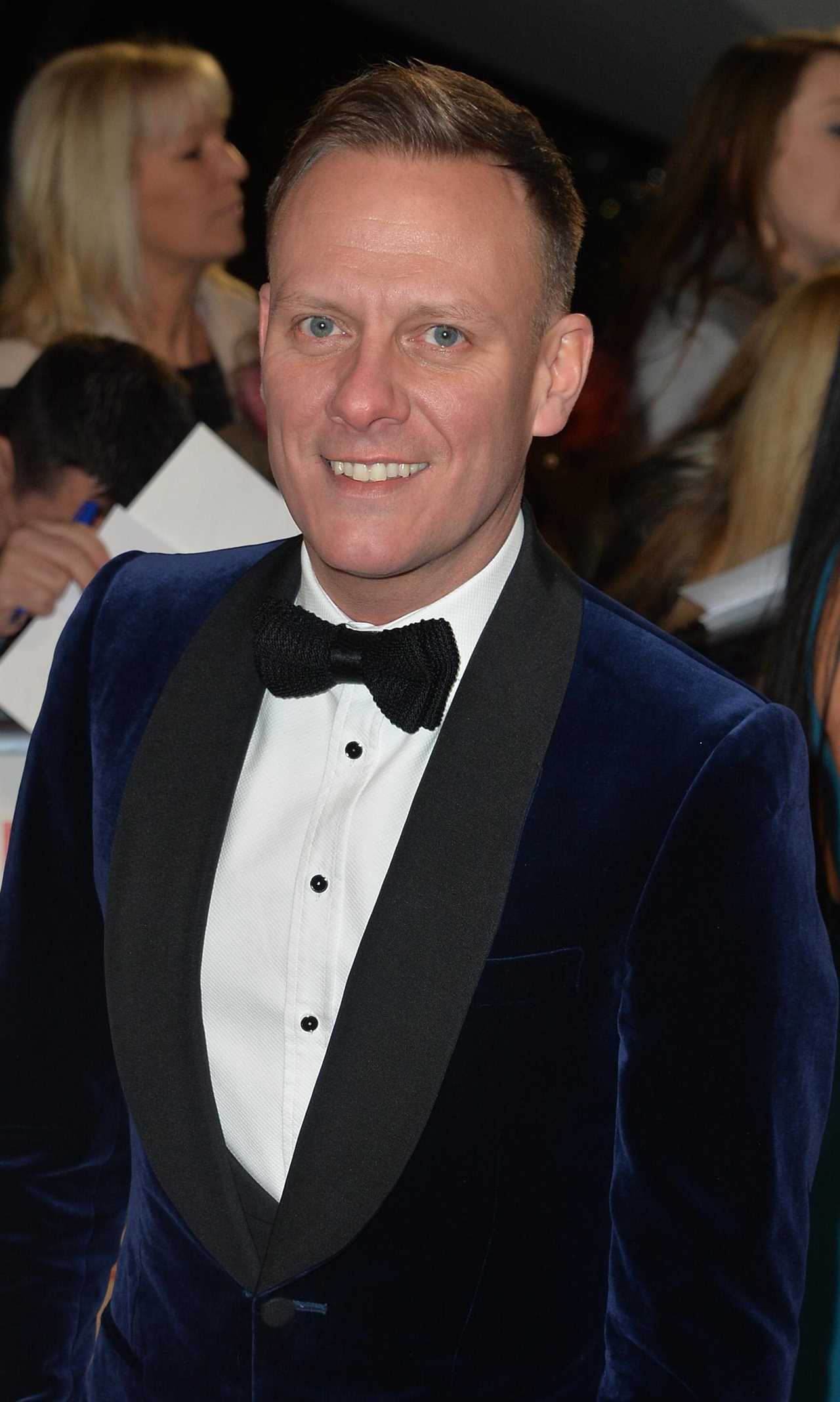  Antony Cotton is an English actor