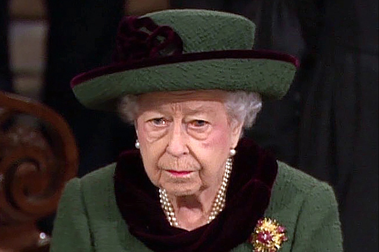 Queen pays touching tribute to Prince Philip with her brooch at Westminster Abbey service