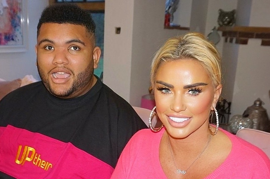 Katie Price looks completely different after glam makeover – as fiance Carl Woods chats to girls at MMA party