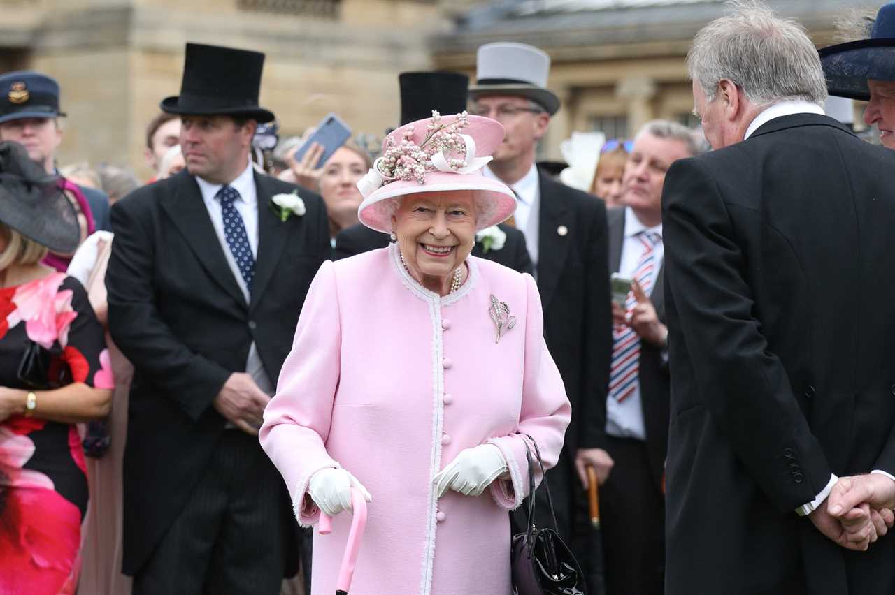 Queen BANS Meghan Markle, Prince Harry and Andrew from Buckingham Palace balcony at her Platinum Jubilee