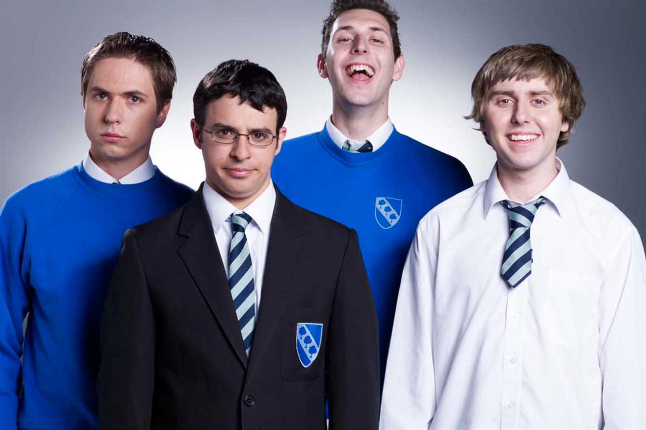 Inbetweeners star looks unrecognisable with bowl cut wig, beard and dodgy suit as he films new comedy