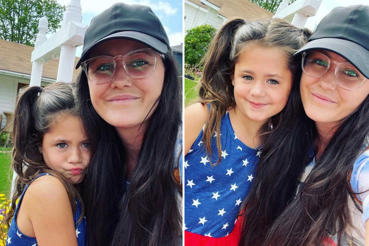 Teen Mom Jenelle Evans goes braless & makes a raunchy NSFW gesture as she dances in new TikTok video