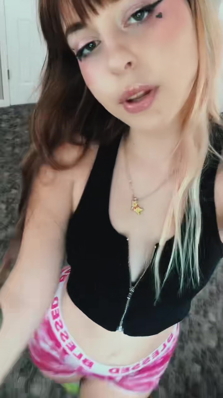 Teen Mom Rachel Beaver dances in just her underwear and shows off major hair makeover in new TikTok