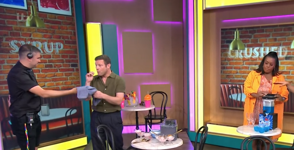 This Morning’s Dermot O’Leary suffers embarrassing blunder as melting ice lolly drips all over his trousers
