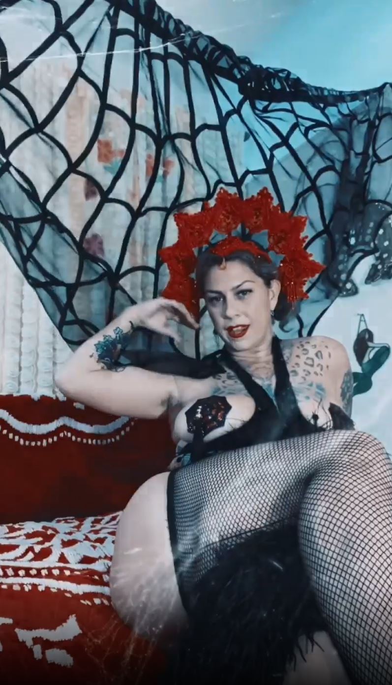 American Pickers star Danielle Colby shows off her curves as she goes nearly naked in sexy unedited snap for OnlyFans