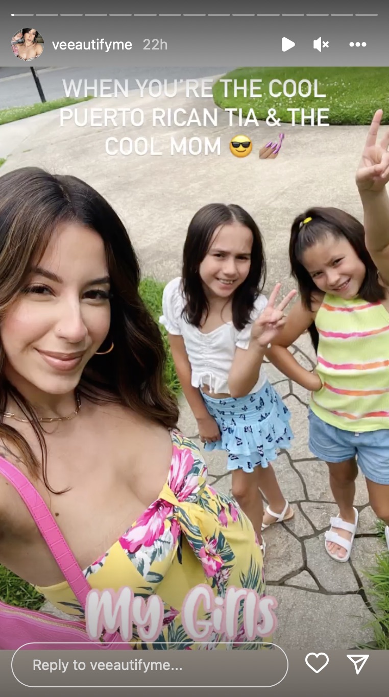 Teen Mom star Vee Rivera stuns in a strapless dress for an adorable selfie with daughter Vivi, 6