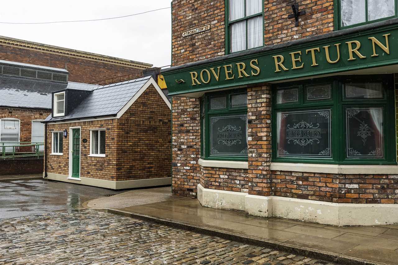 Coronation Street spoilers: Sally Metcalfe disturbed by husband Tim’s constant tossing and turning