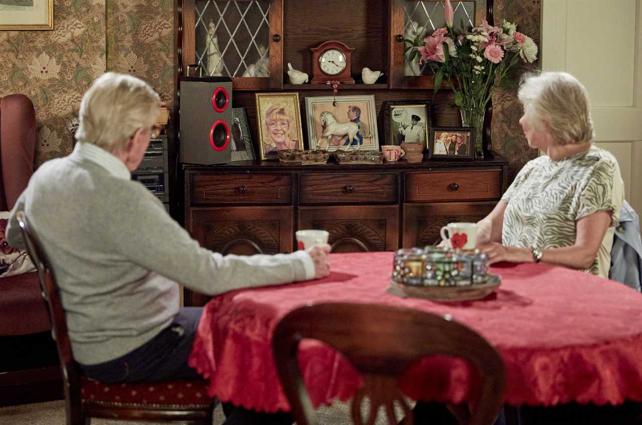 Coronation Street spoilers: Ken Barlow invites ex lover Wendy Crozier over for a night of pasta and passion