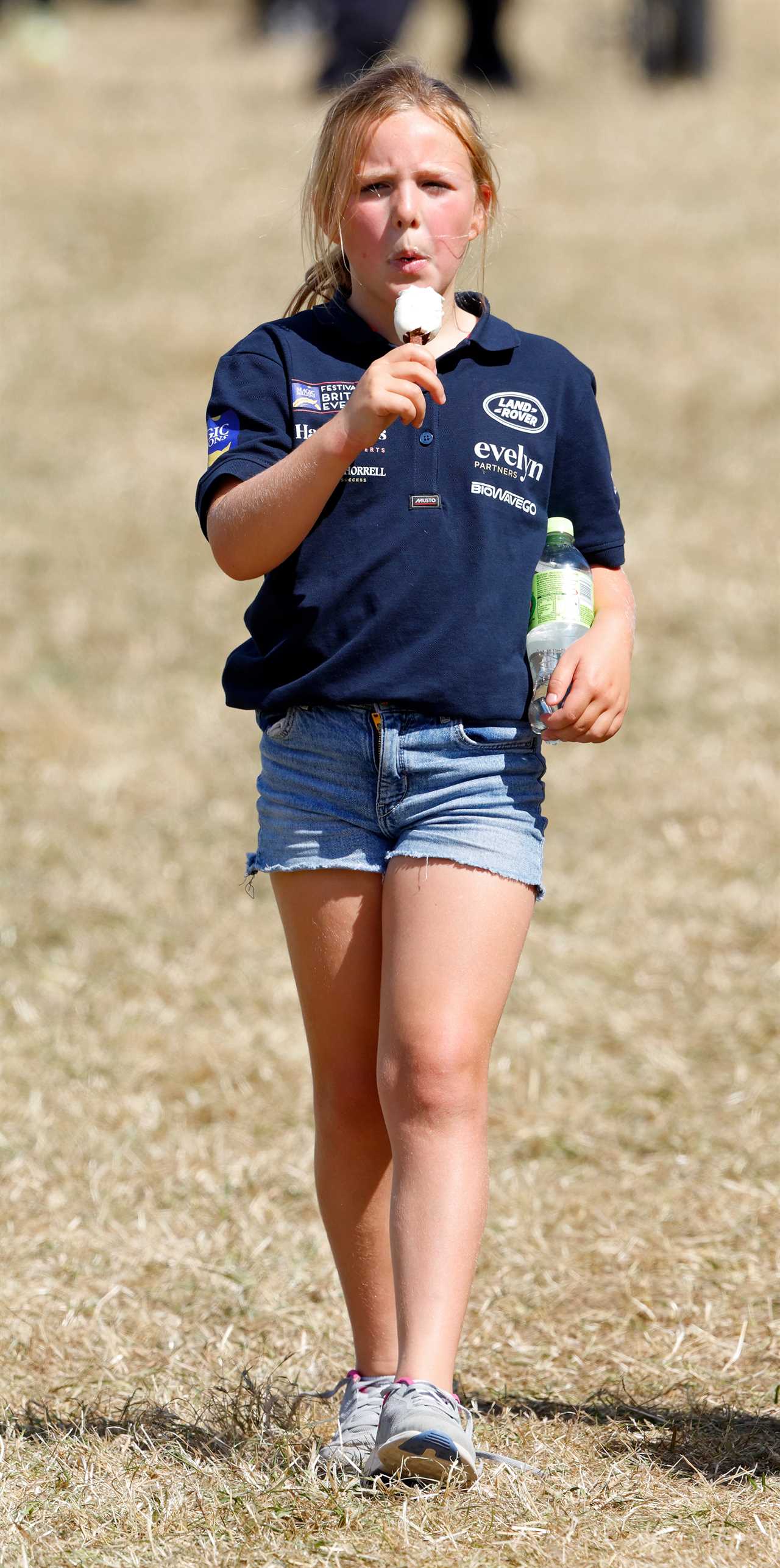 Zara Tindall’s daughter Mia looks like she’s following in her equestrian footsteps as she jumps on a carousel