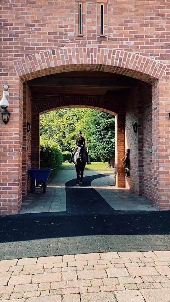 Gemma Owen shows off incredible home stables as she goes out for first horse ride after villa