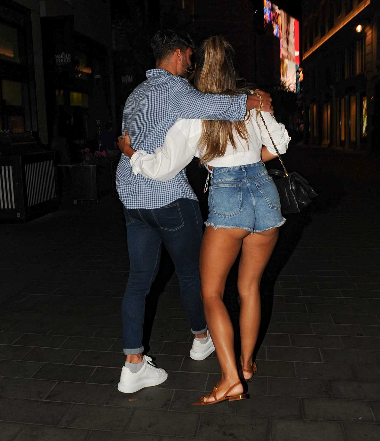 Love Island’s Ekin-Su flashes her bum and snogs Davide on romantic date night at Prezzo