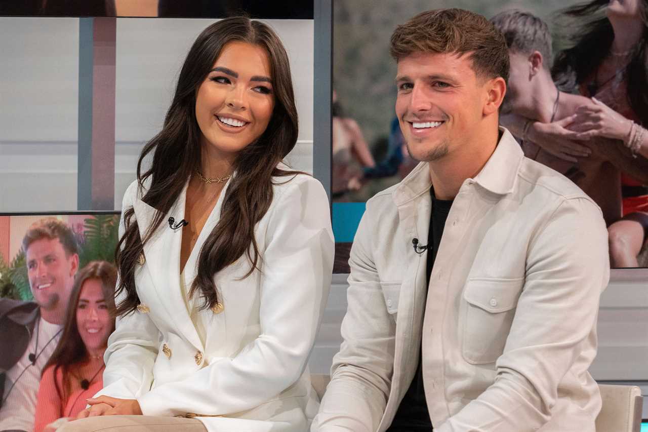 Love Island’s Ekin-Su flashes her bum and snogs Davide on romantic date night at Prezzo