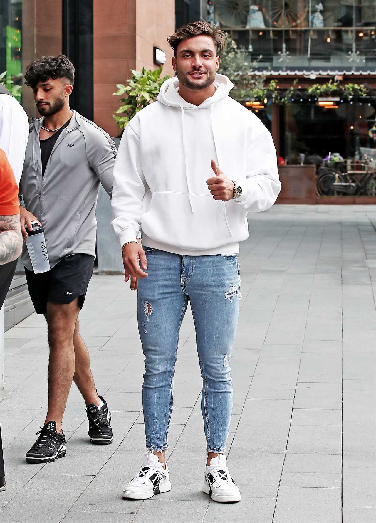 Love Island’s Davide does last minute dash to get Ekin-Su birthday presents after days apart