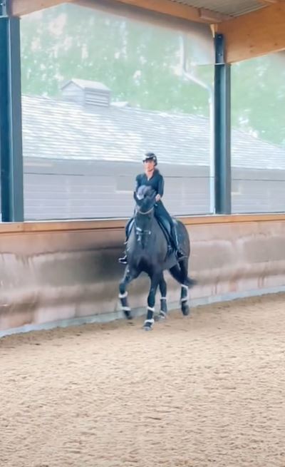 Gemma Owen shows off her incredible horse riding skills as she reveals HUGE training space at £4million mansion