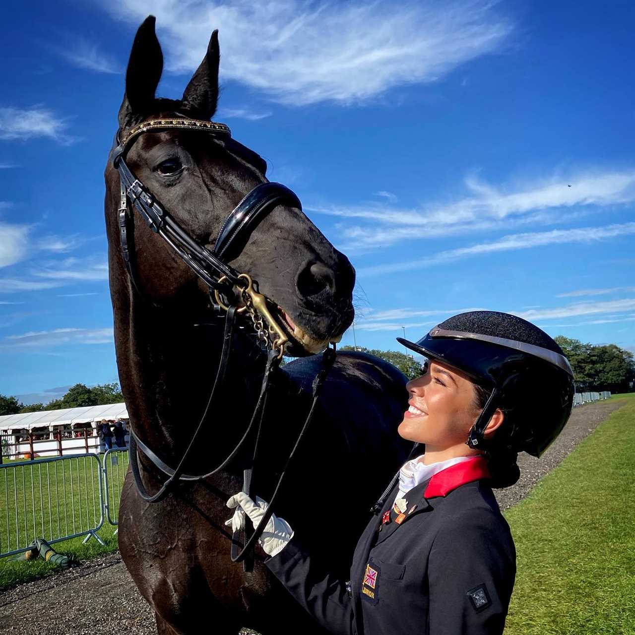 Gemma Owen shows off her incredible horse riding skills as she reveals HUGE training space at £4million mansion