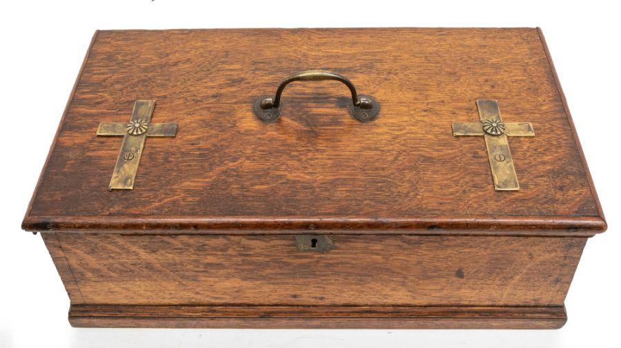 Bargain Hunt’s Charles Hanson left open-mouthed as vampire-hunting kit stuns at auction