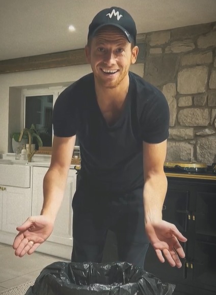 Joe Swash shares two-second hack for changing the bins – but Stacey Solomon isn’t happy