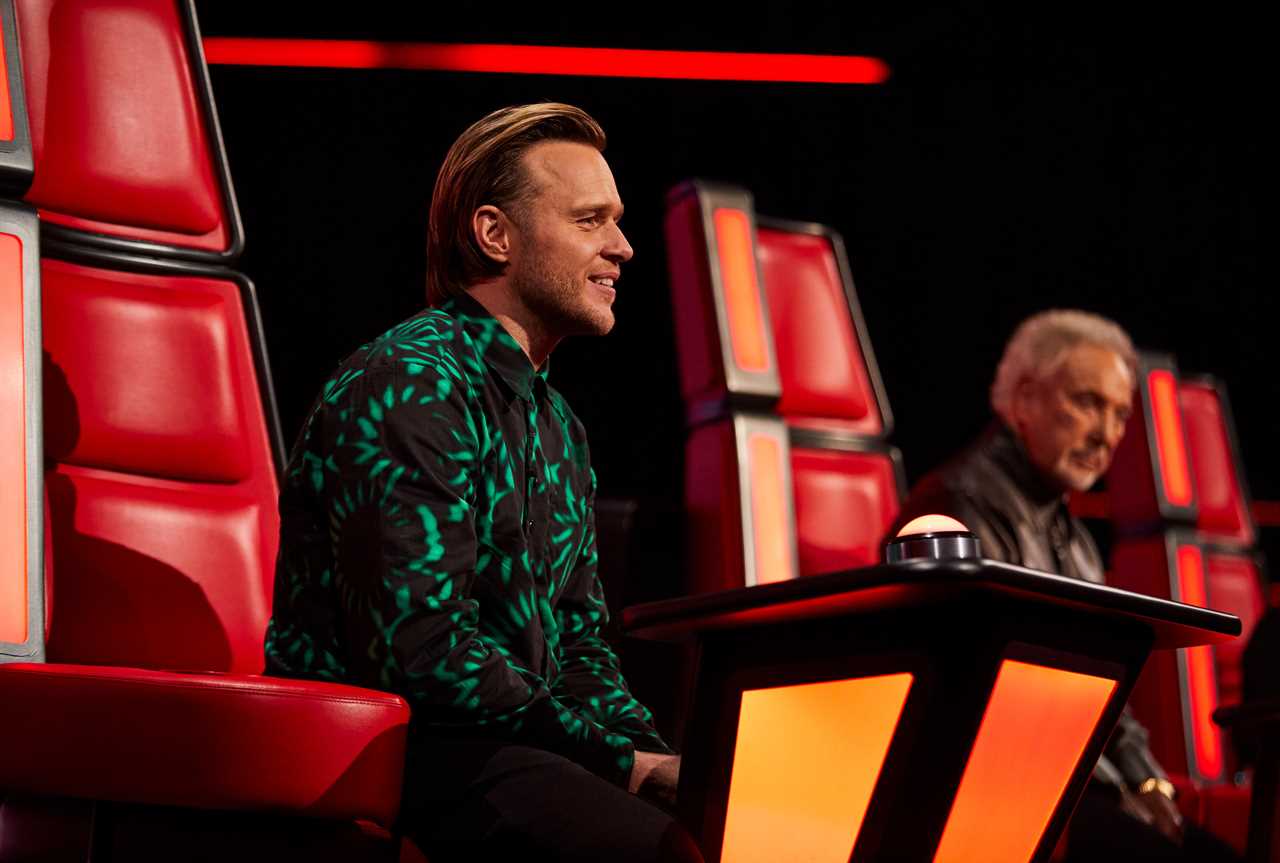 The Voice’s Tom Jones snaps at Olly Murs in VERY awkward clash over amazing singer