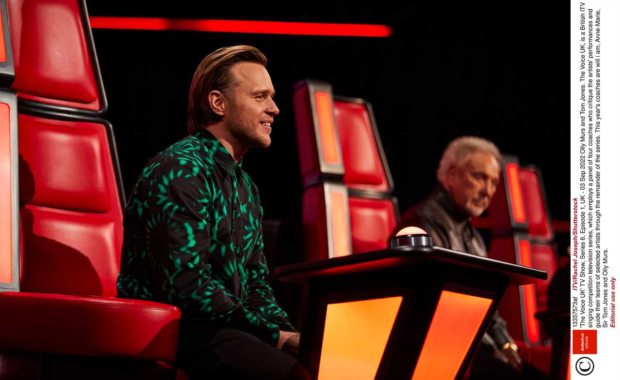 The Voice’s Tom Jones snaps at Olly Murs in VERY awkward clash over amazing singer