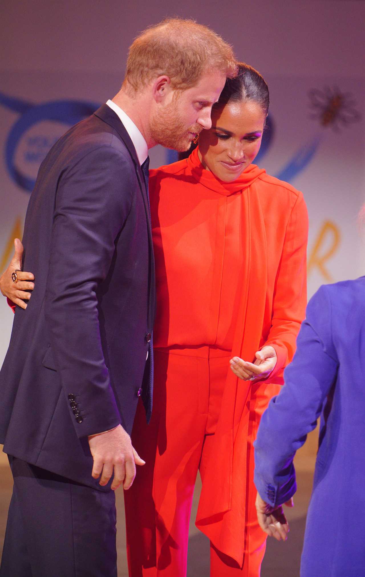 ‘Awkward’ Prince Harry ‘riddled with anxiety’ as ‘rock star’ Meghan Markle steals the show, claims body language expert