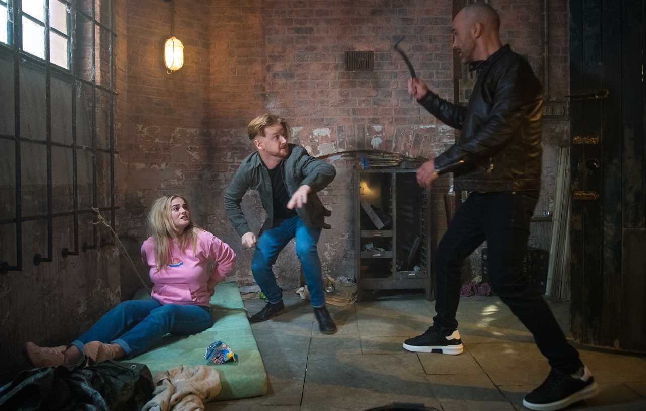 Coronation Street spoilers: Gary Windass shocked as loan shark Sharon returns with a threat