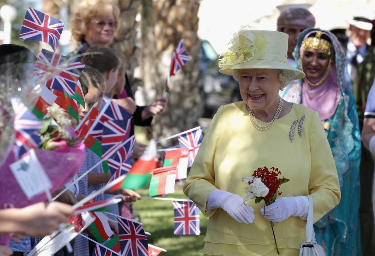 England captain Harry Kane and Tyson Fury lead tributes as sporting world mourns death of The Queen aged 96