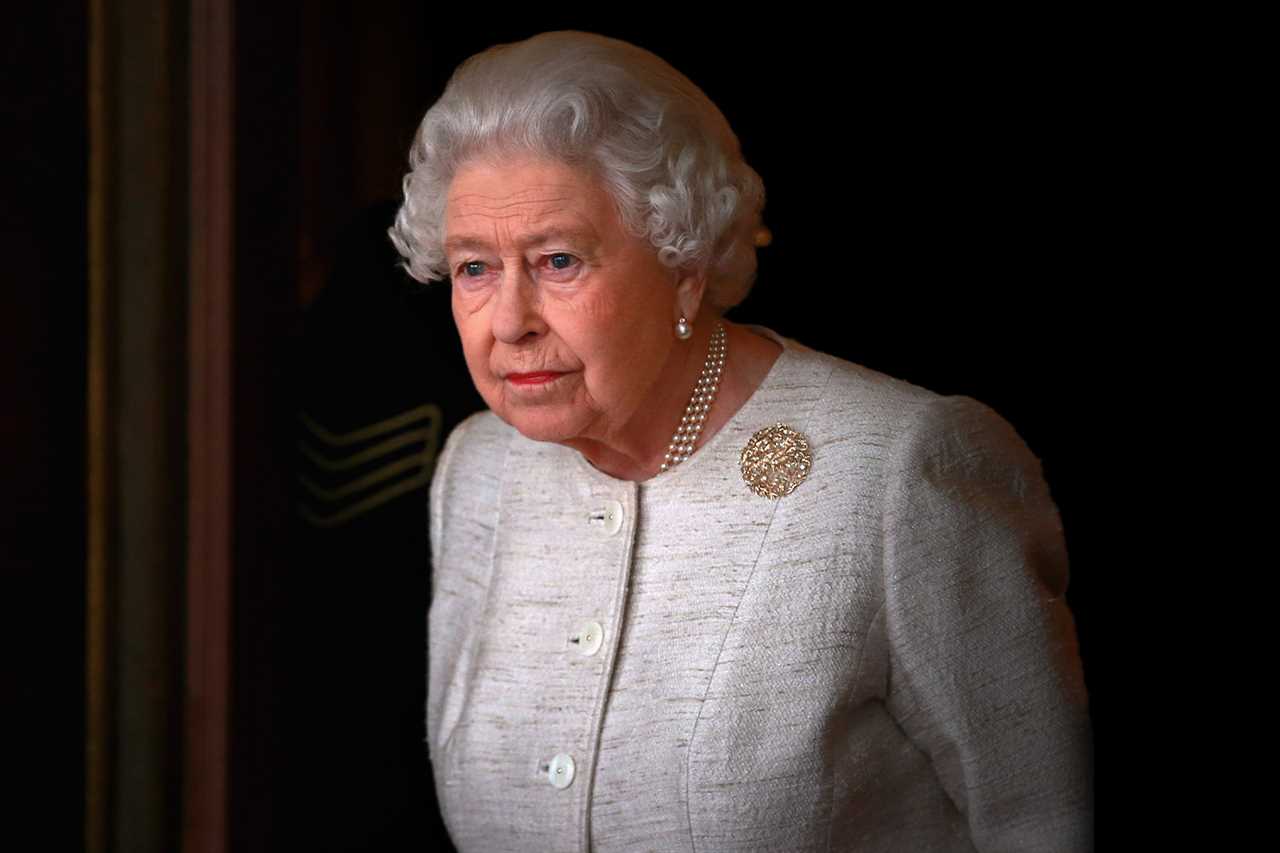 England captain Harry Kane and Tyson Fury lead tributes as sporting world mourns death of The Queen aged 96