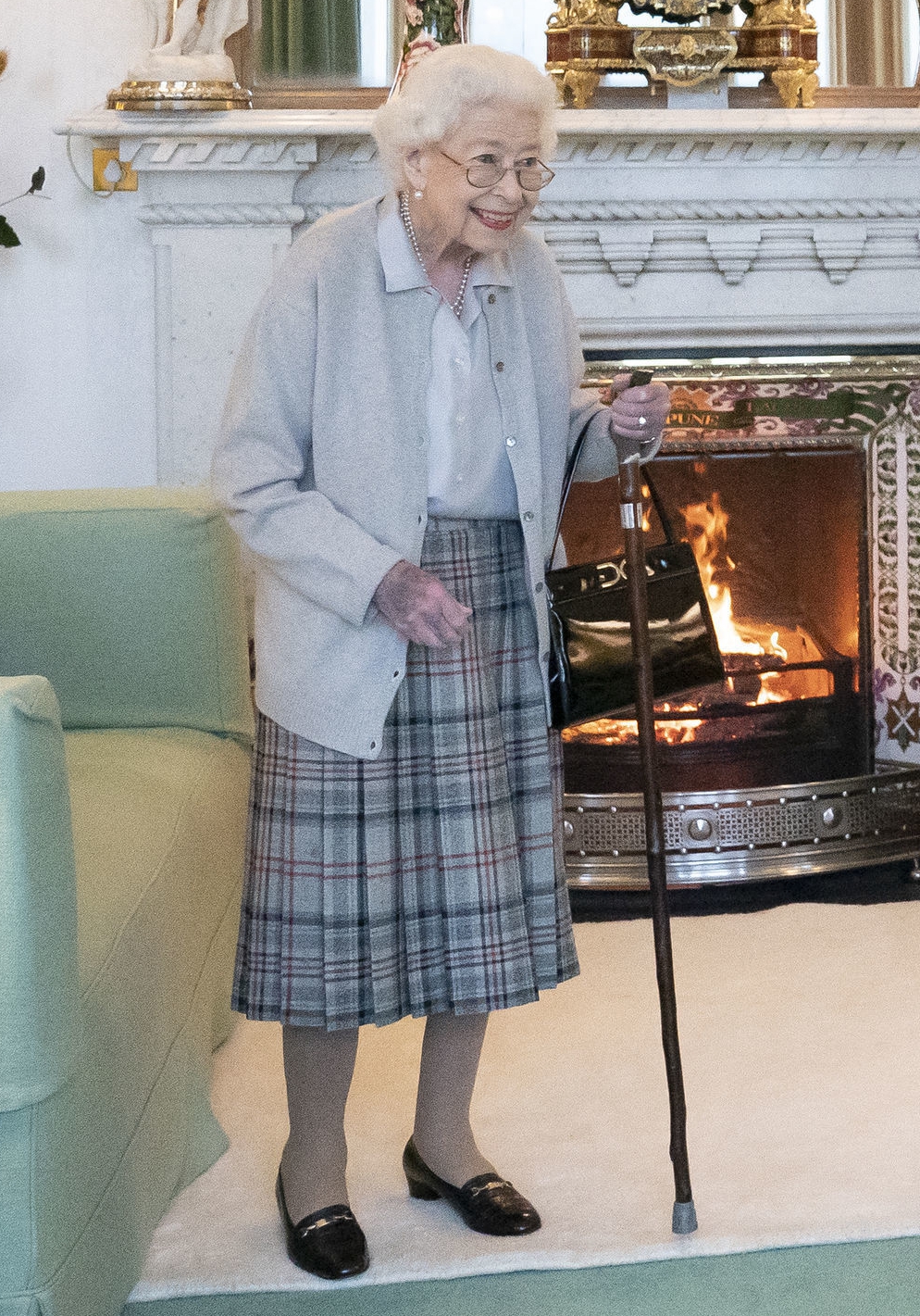 The Queen died ‘with Charles and Anne at her bedside’ as other royals rushed in vain to Balmoral to say goodbye