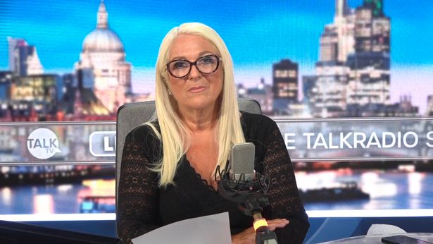 Heartbreaking moment Vanessa Feltz brought to tears as she announces the Queen’s death live on TalkTV