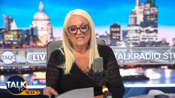 Heartbreaking moment Vanessa Feltz brought to tears as she announces the Queen’s death live on TalkTV