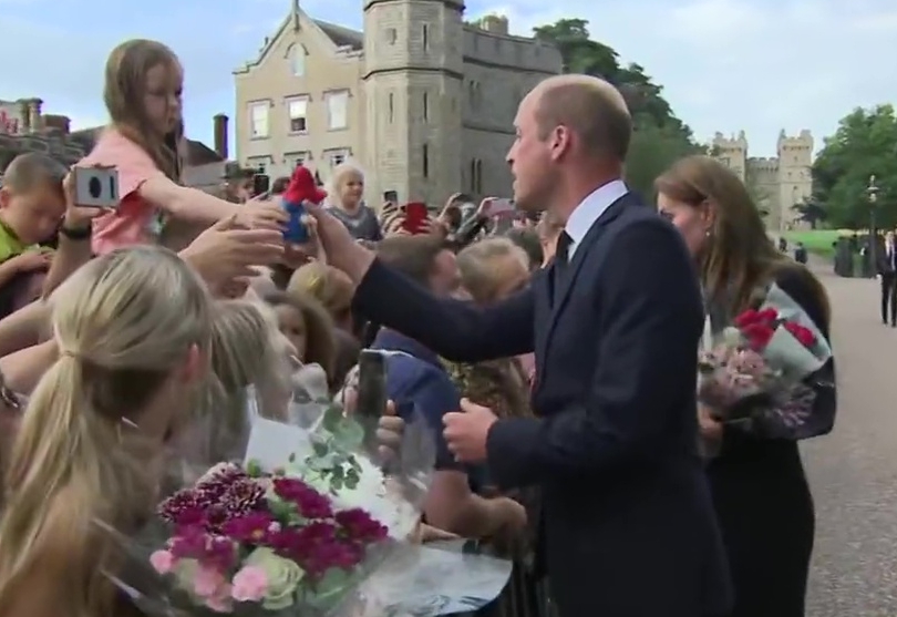 Sweet moment Prince William’s gifted Paddington Bear by grieving fan – and he immediately says who he’ll give it to