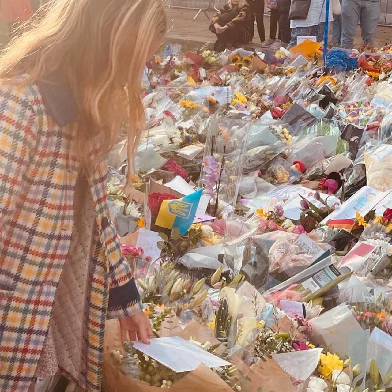 Holly Willoughby and her rarely-seen children pay emotional visit to Buckingham Palace to pay respects to the Queen