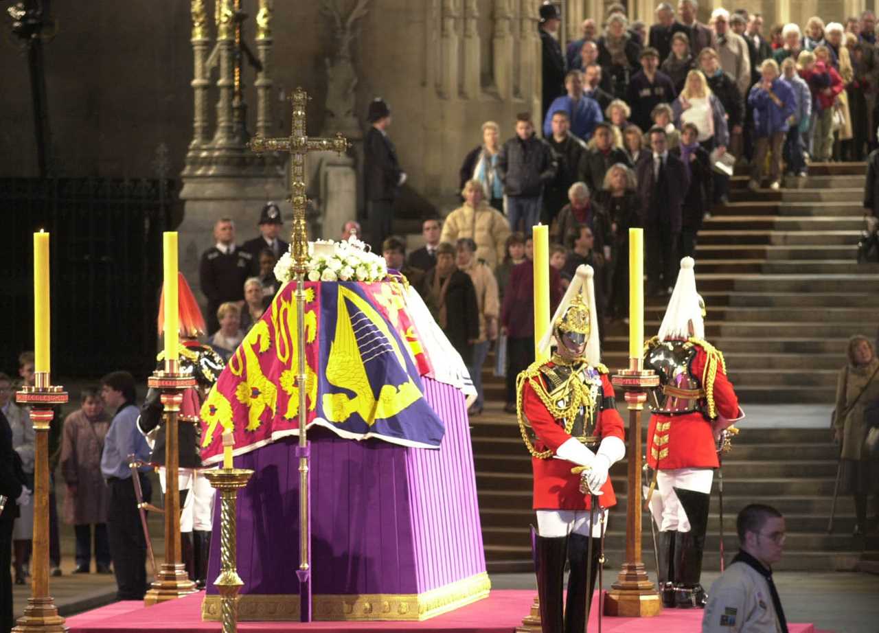 How to see The Queen’s coffin as up to a million Brits set to file past during four full days of lying in state