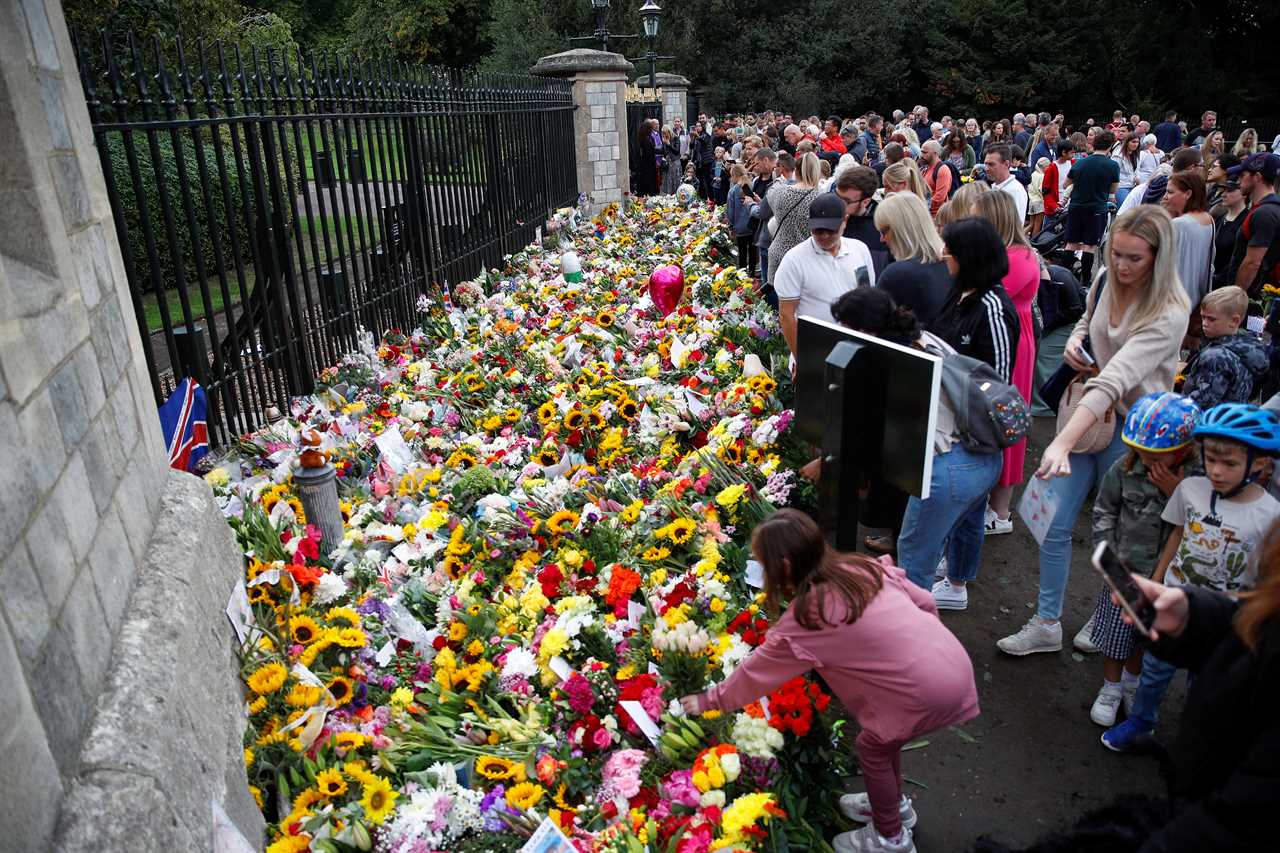 How to see The Queen’s coffin as up to a million Brits set to file past during four full days of lying in state