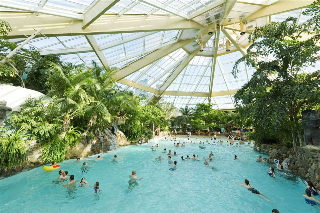 Center Parcs confirms all parks will CLOSE for the Queen’s