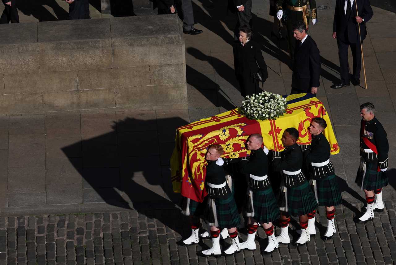 Meghan Markle and Prince Harry join William & Kate for intimate Palace gathering as Queen’s coffin arrives home