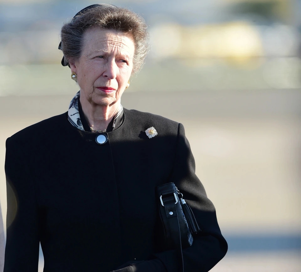 I’m a body language expert & Princess Anne is keeping formal & regimented – but here’s how her grief is taking its toll