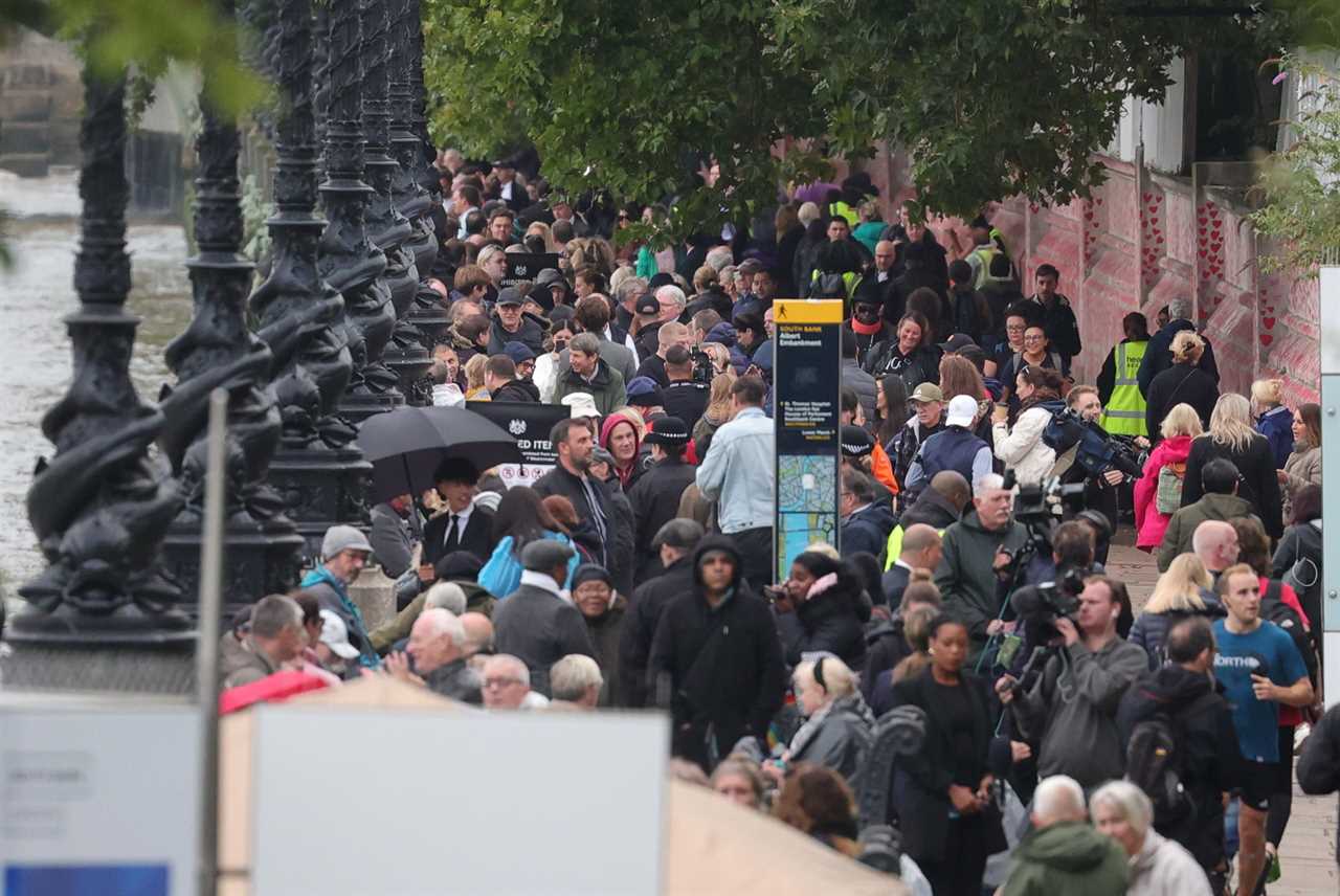Bin collection to SHUT DOWN for the Queen’s funeral as Brits warned not to put out rubbish on Monday