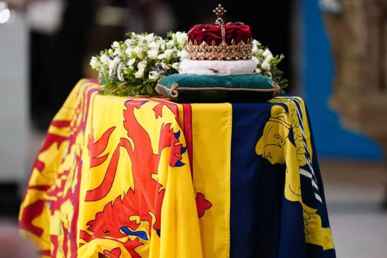 What is the Queen’s coffin procession route?