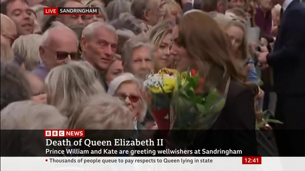 Princess Kate and Prince William greeted by mourners as they arrive at Sandringham to see tributes for Queen