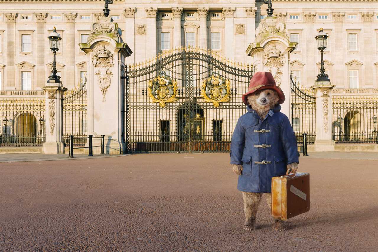 Who is the voice of Paddington Bear?