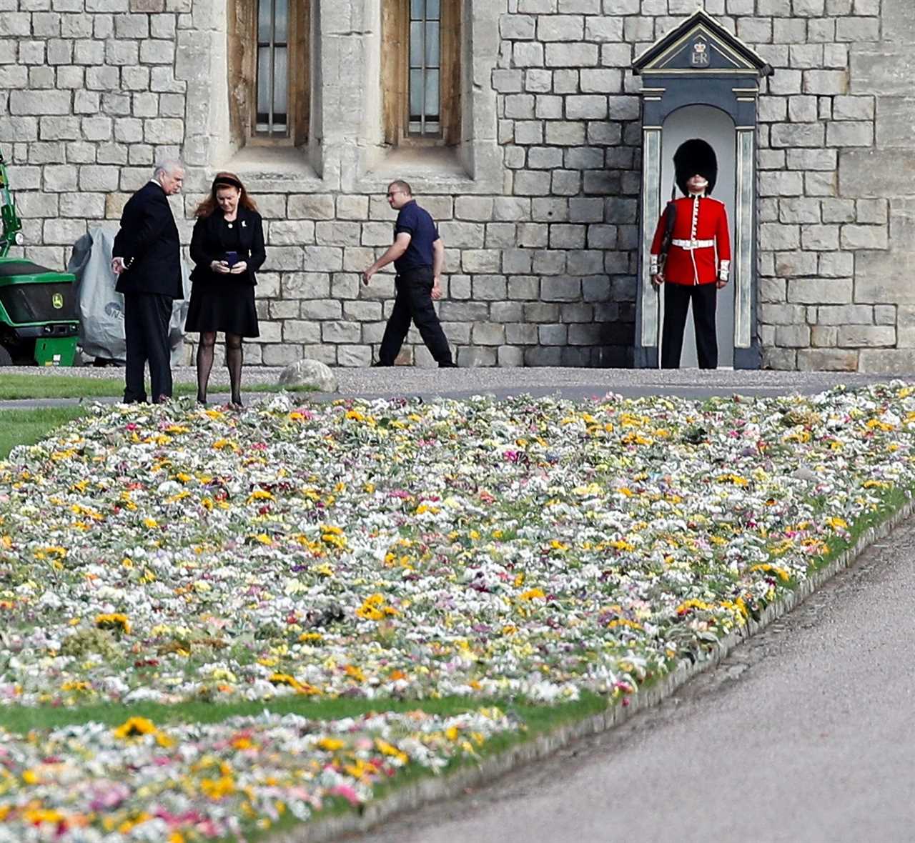 Inside the Queen’s final journey – from London to Windsor Castle where thousands will line roads to say their goodbye